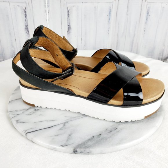 ugg tipton sandal